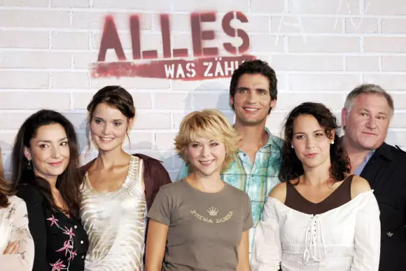 Alles was zählt Schauspieler: Die Stars, Rollen und neuen Gesichter der beliebten RTL-Serie